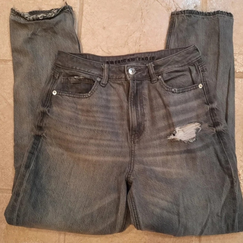 Distressed Grey Jeans Sz 4 American Eagle Relaxed Holey - Picture 3 of 4